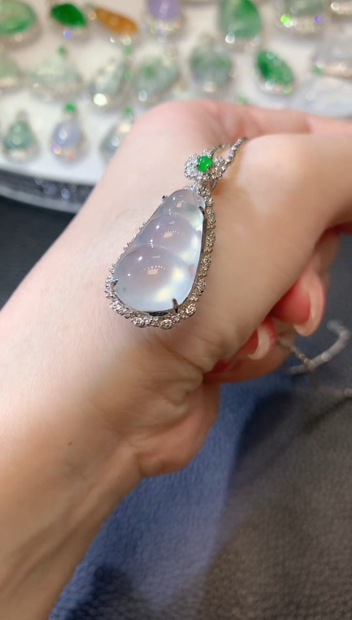 【闪购商品】翡翠吊坠(不含链)18K金镶嵌A42 