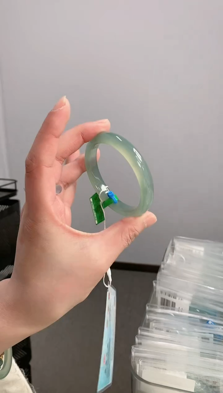 【闪购商品】玛瑙/玉髓手镯未镶嵌53-54圈