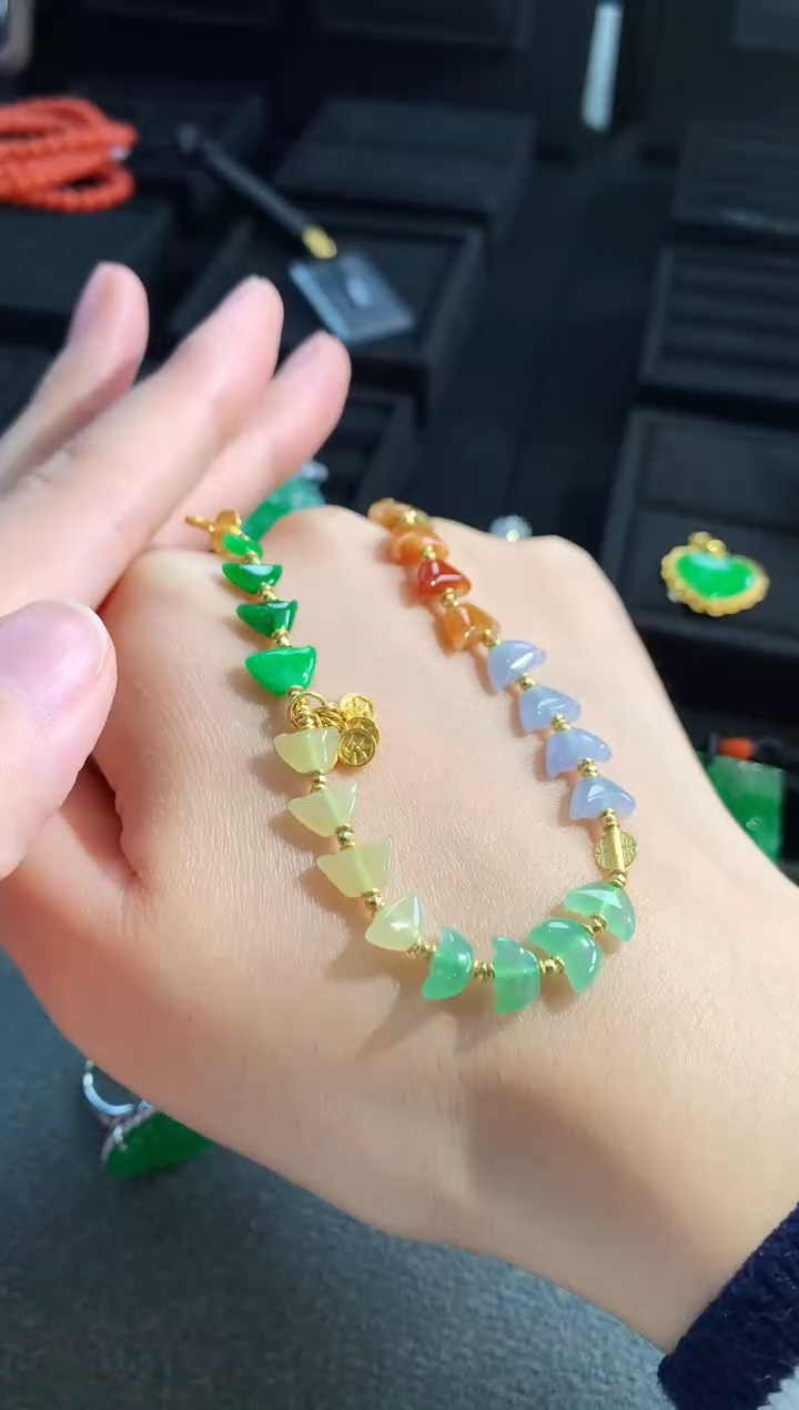 【闪购商品】翡翠手链18K金镶嵌手饰