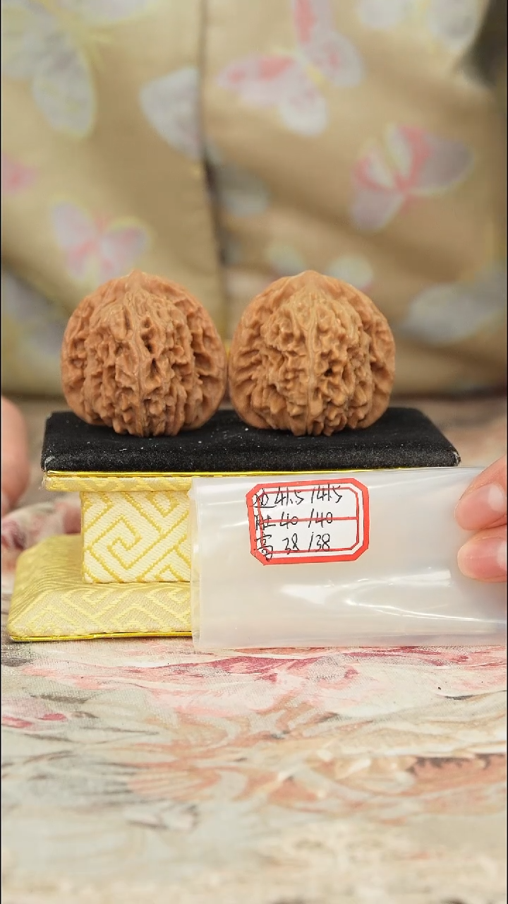 【闪购商品】文玩核桃把件平谷四座楼