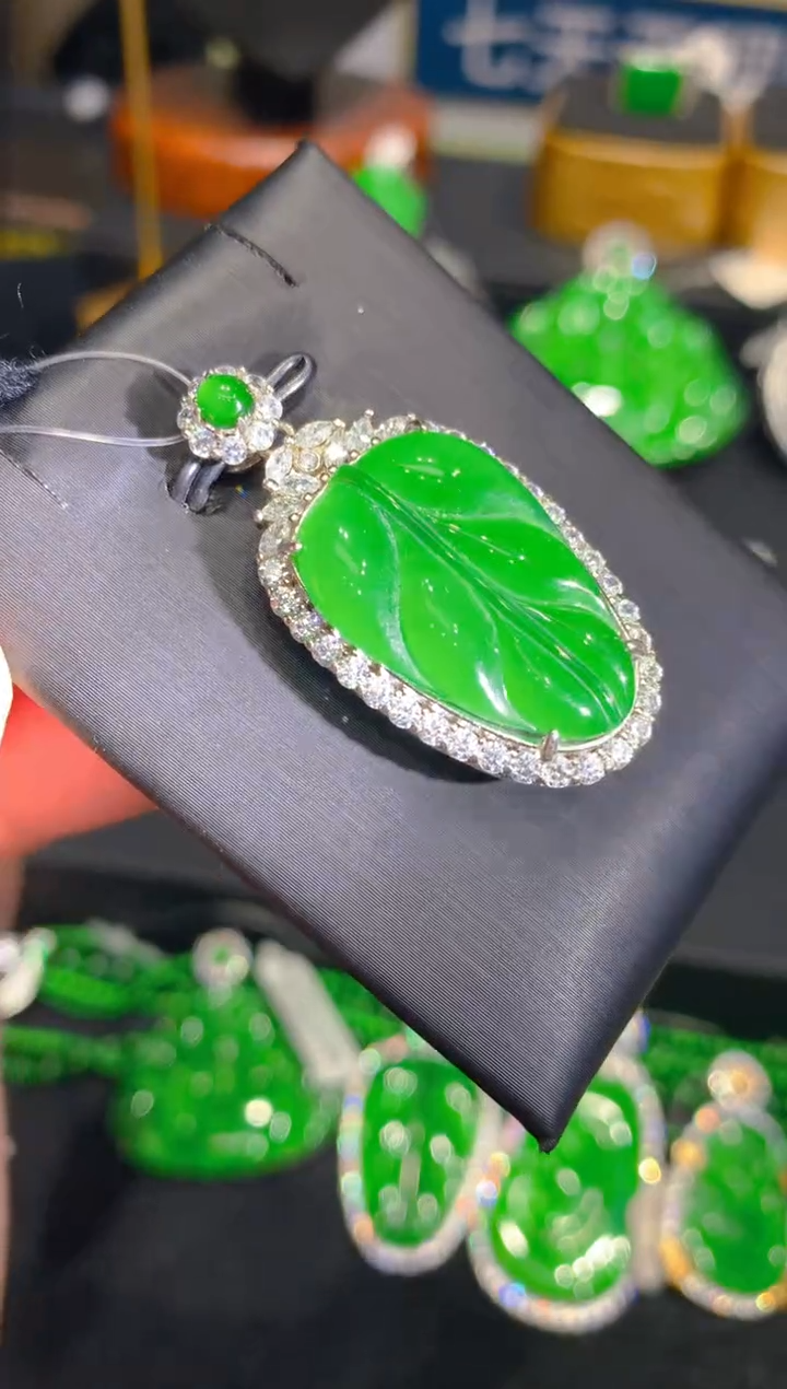 【闪购商品】翡翠颈饰银S925镶嵌59一季