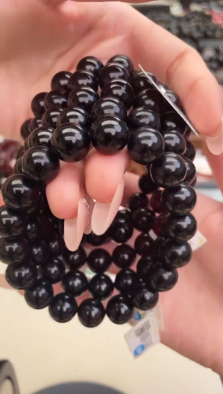 未镶嵌琥珀裸石11mm翳珀手串多样性发其中一件