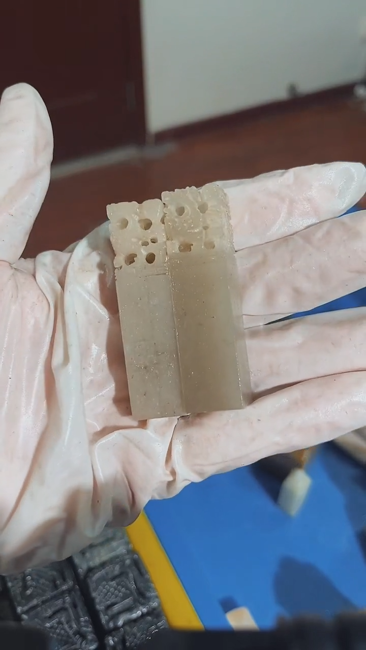 老挝石欠**胶瑕疵不规则章