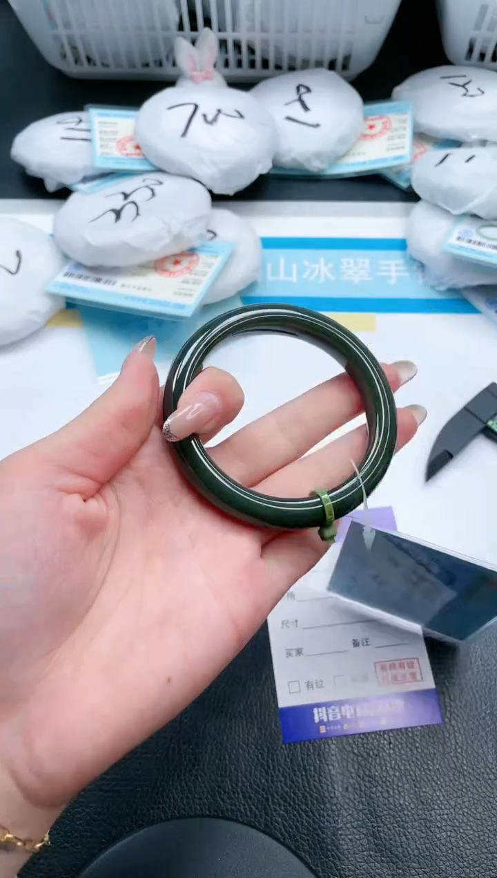 【闪购商品】和田玉手镯未镶嵌14V146-56