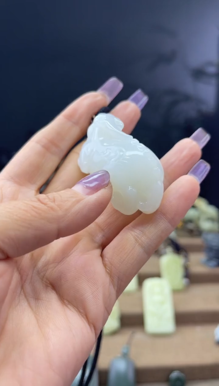 颈饰未镶嵌和田玉1