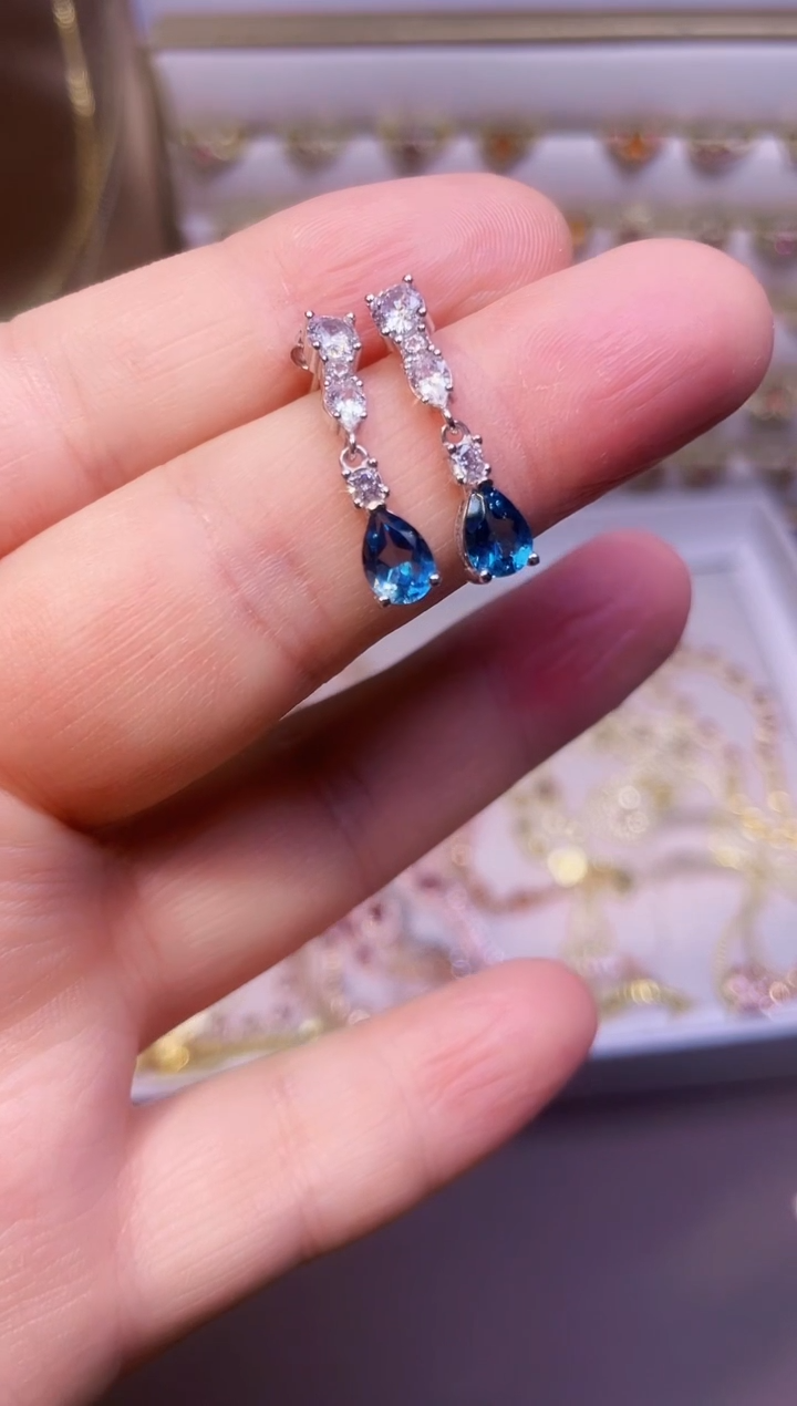 【闪购商品】托帕石耳饰银S925镶嵌一对