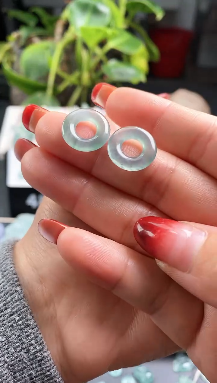 【闪购商品】翡翠散珠甜甜圈 一对