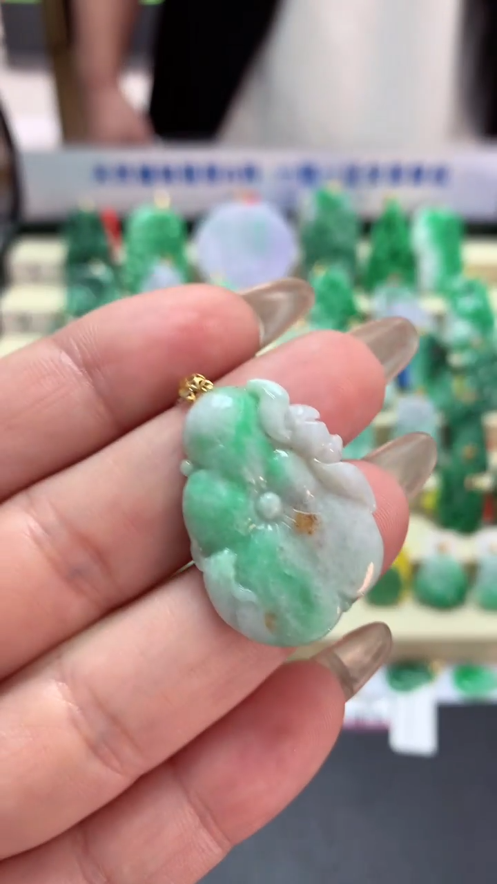【闪购商品】翡翠吊坠(不含链)18K金镶嵌挂件