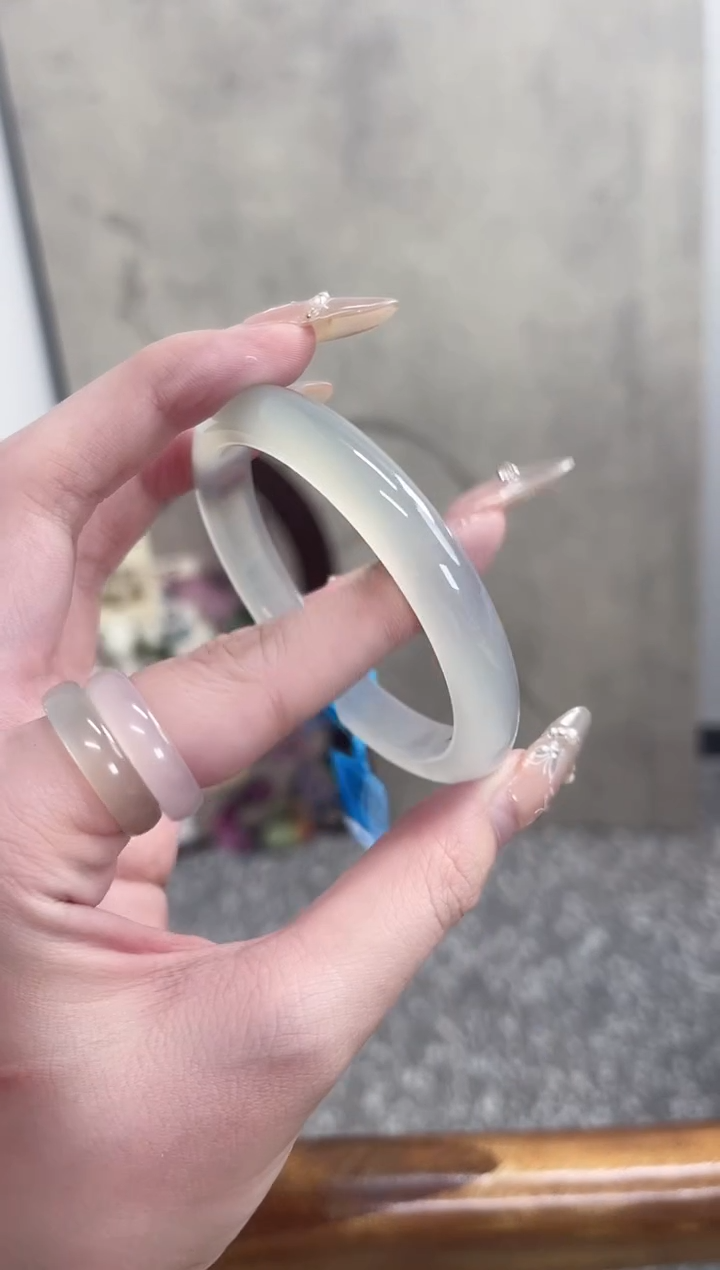 【闪购商品】玛瑙/玉髓手镯未镶嵌58圈