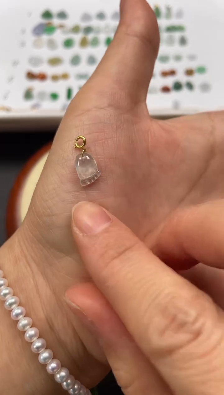 吊坠(不含链)18K金镶嵌翡翠一个JK417