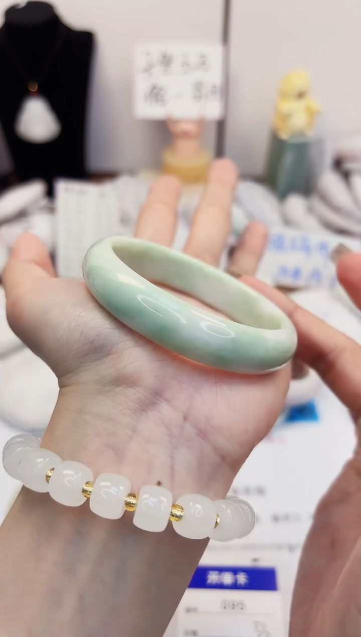 【闪购商品】石英质玉手镯未镶嵌95-翠玉-圈口56