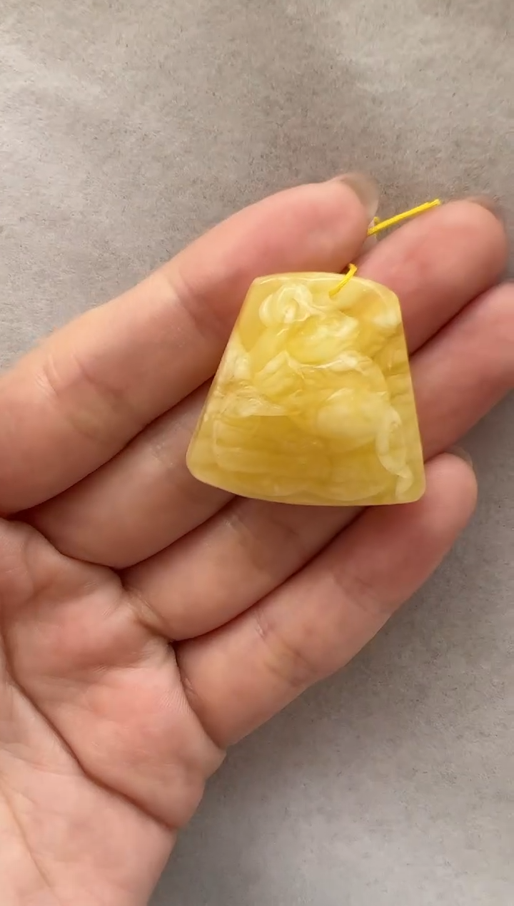 【闪购商品】琥珀裸石未镶嵌10203176-吊坠