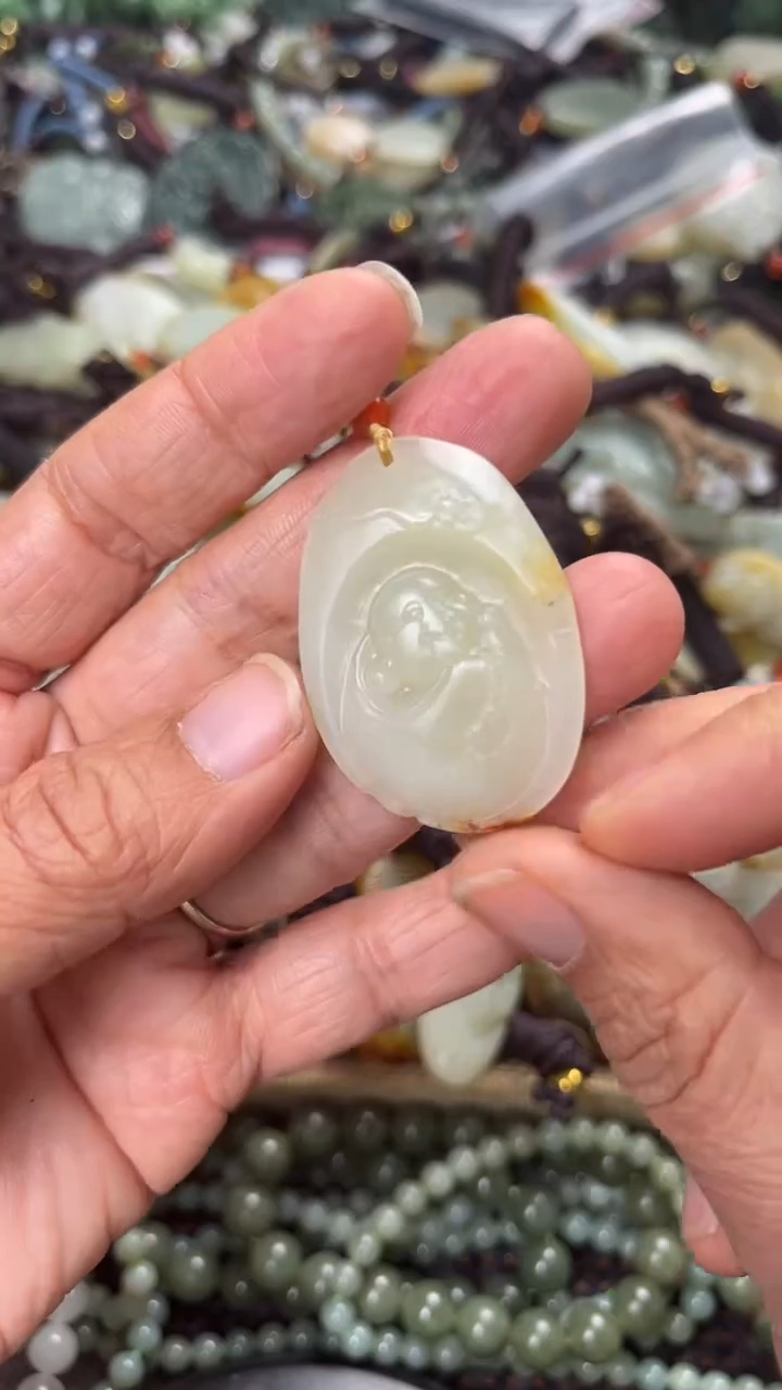 【闪购商品】和田玉颈饰未镶嵌多样性发货没有证书拍一发一有瑕