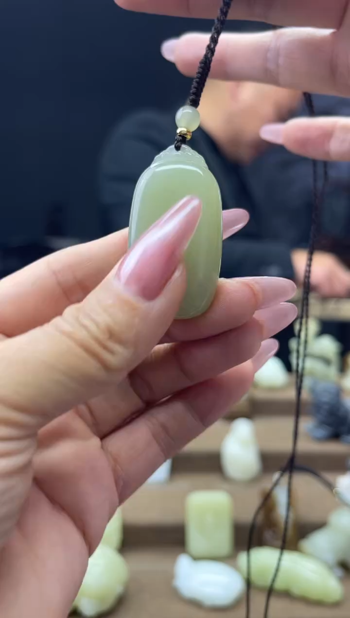 颈饰未镶嵌和田玉1