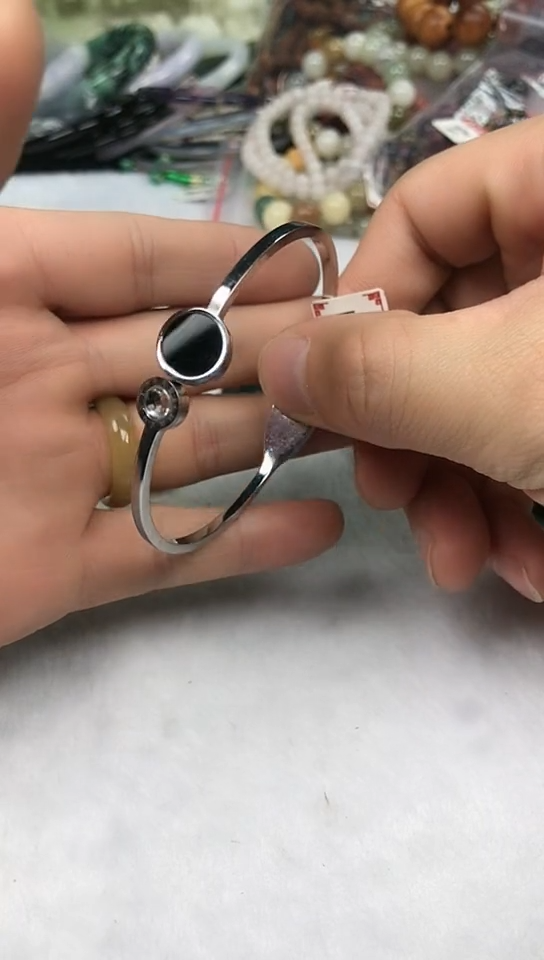 【闪购商品】水晶手镯钛钢手镯