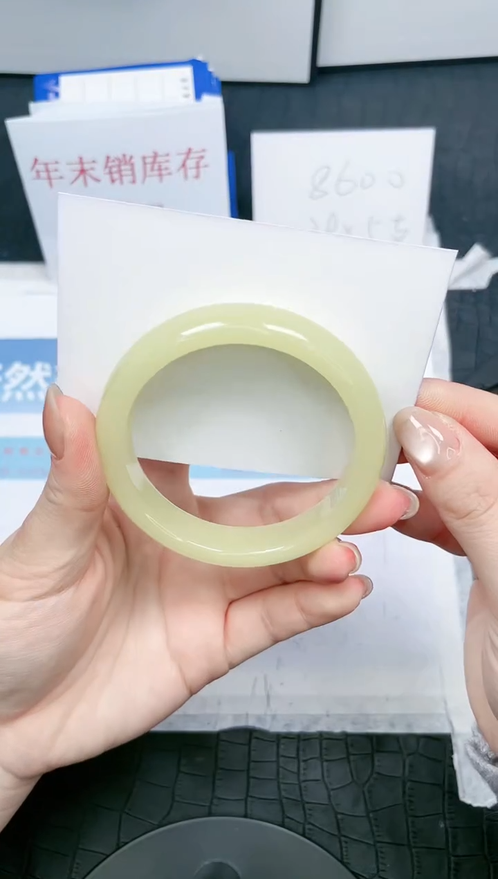 【闪购商品】石英质玉手镯未镶嵌368-56.8