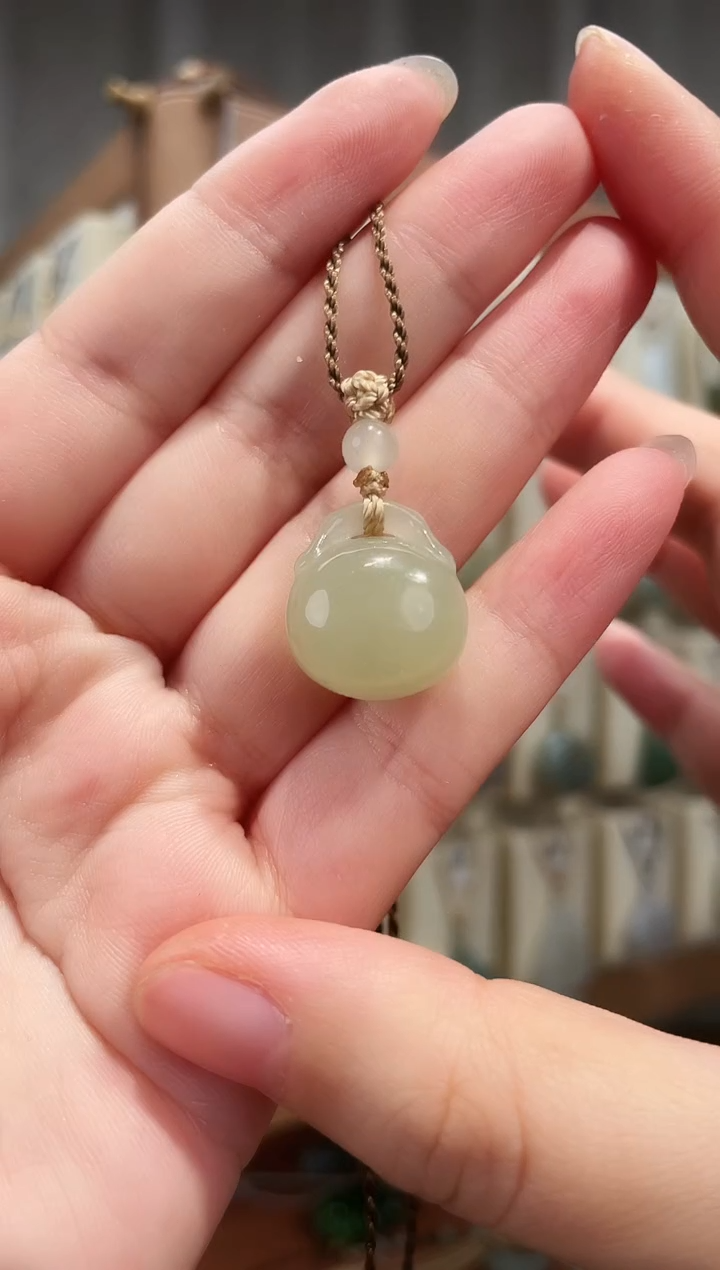 颈饰未镶嵌和田玉青海料叮当福袋18*16*12毫米（微结构）