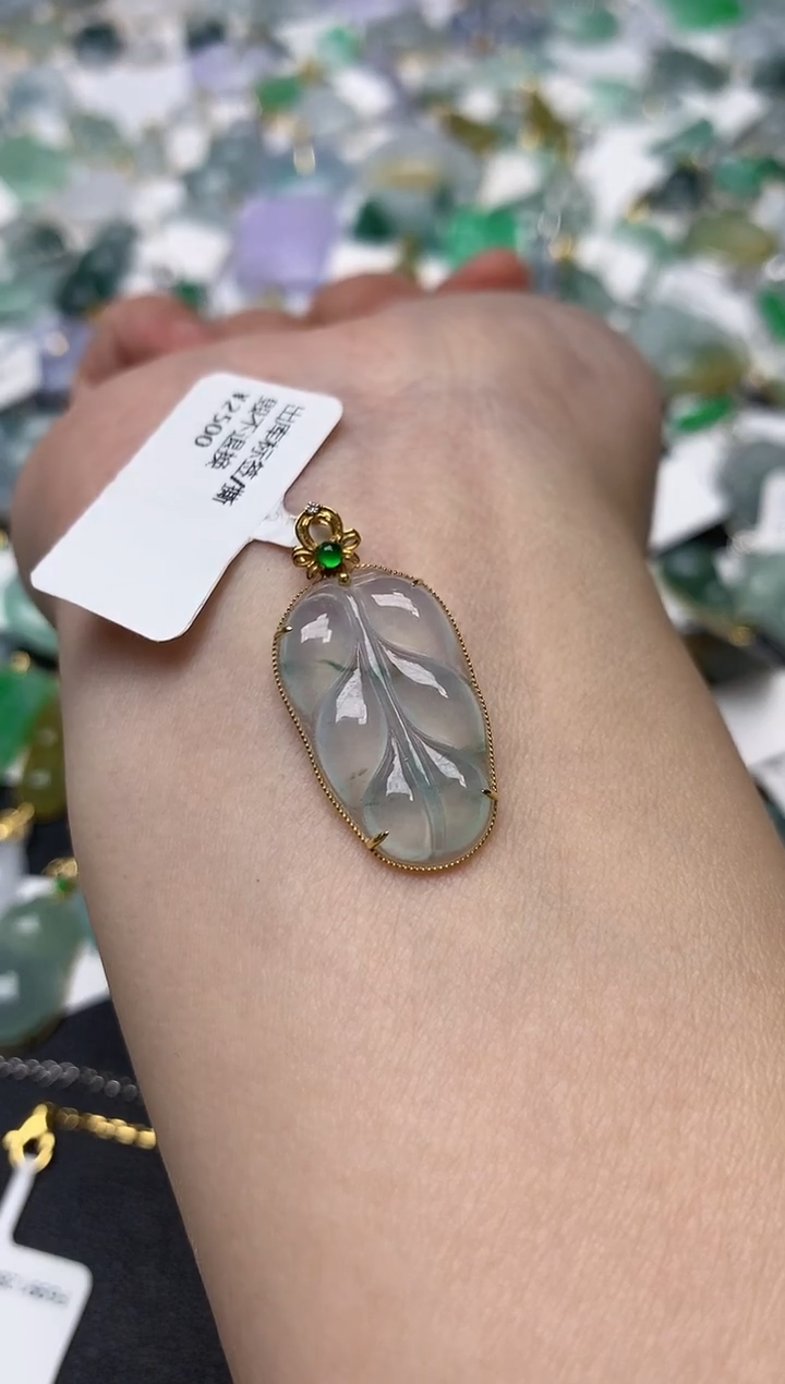 颈饰18K金镶嵌翡翠天然缅甸A货翡翠