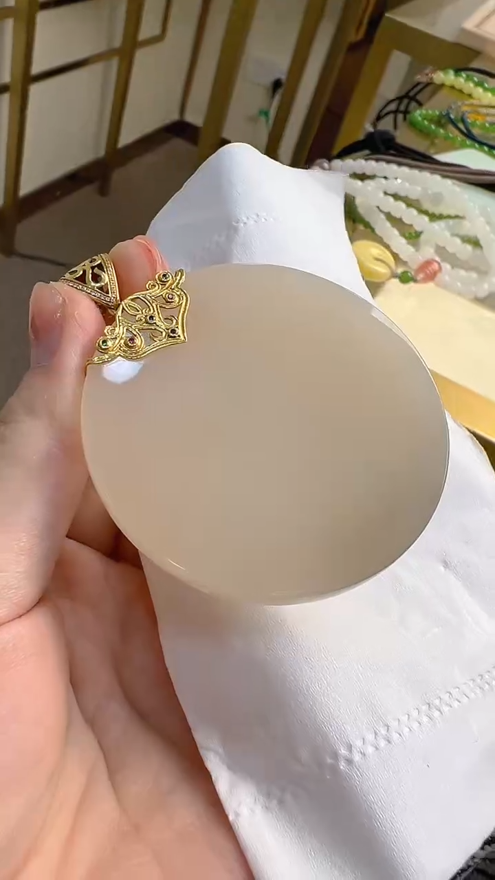 【闪购商品】和田玉吊坠(不含链)18K金镶嵌多样性发货拍一发一