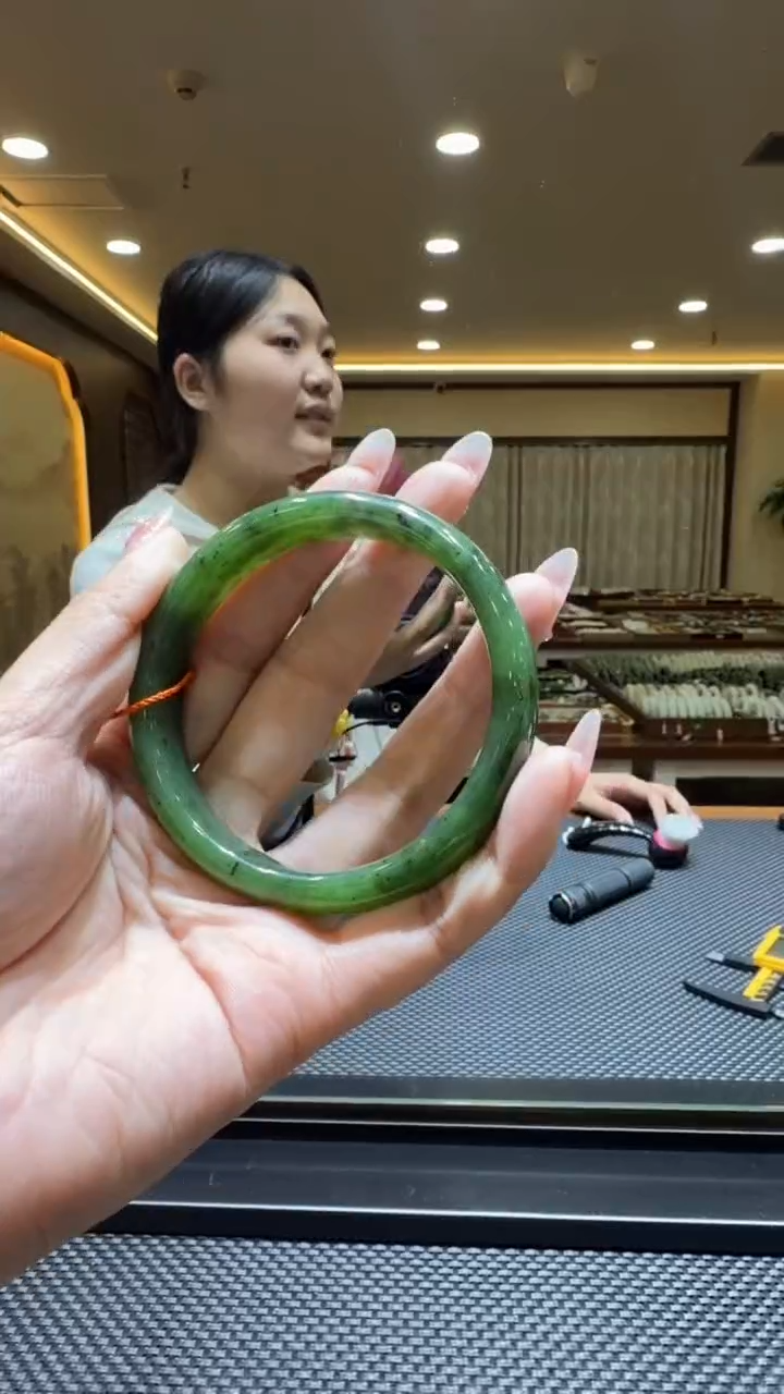 颈饰未镶嵌和田玉手镯60