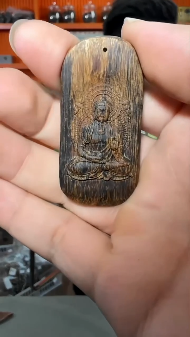 沉香吊坠228号双面生肖猪多样性发一