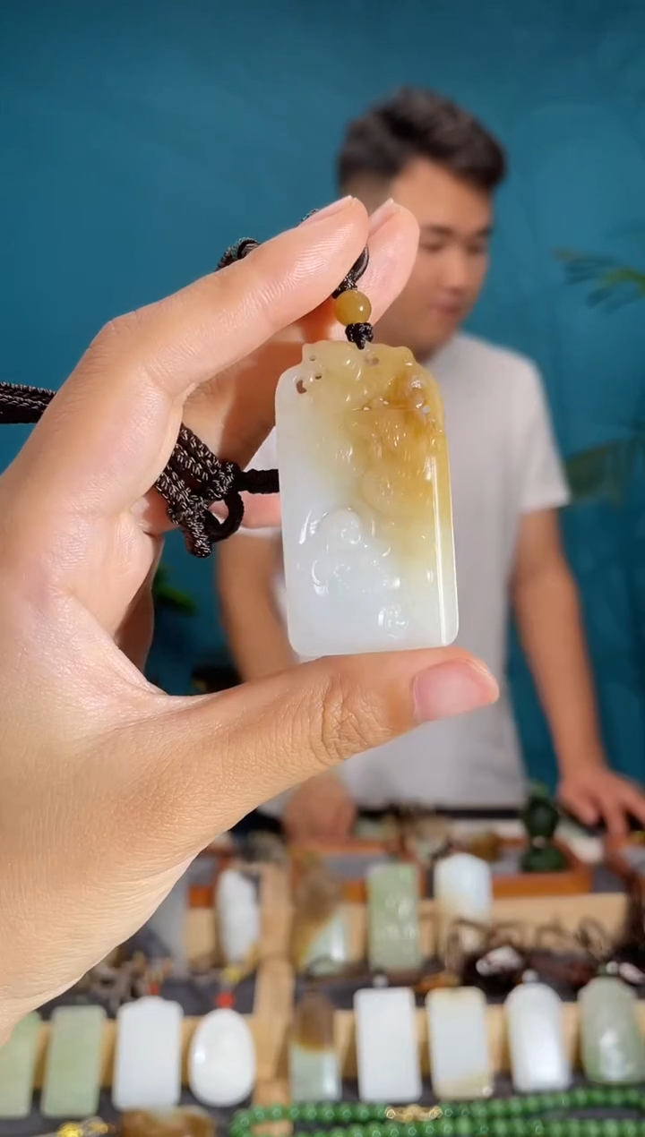 颈饰未镶嵌和田玉1