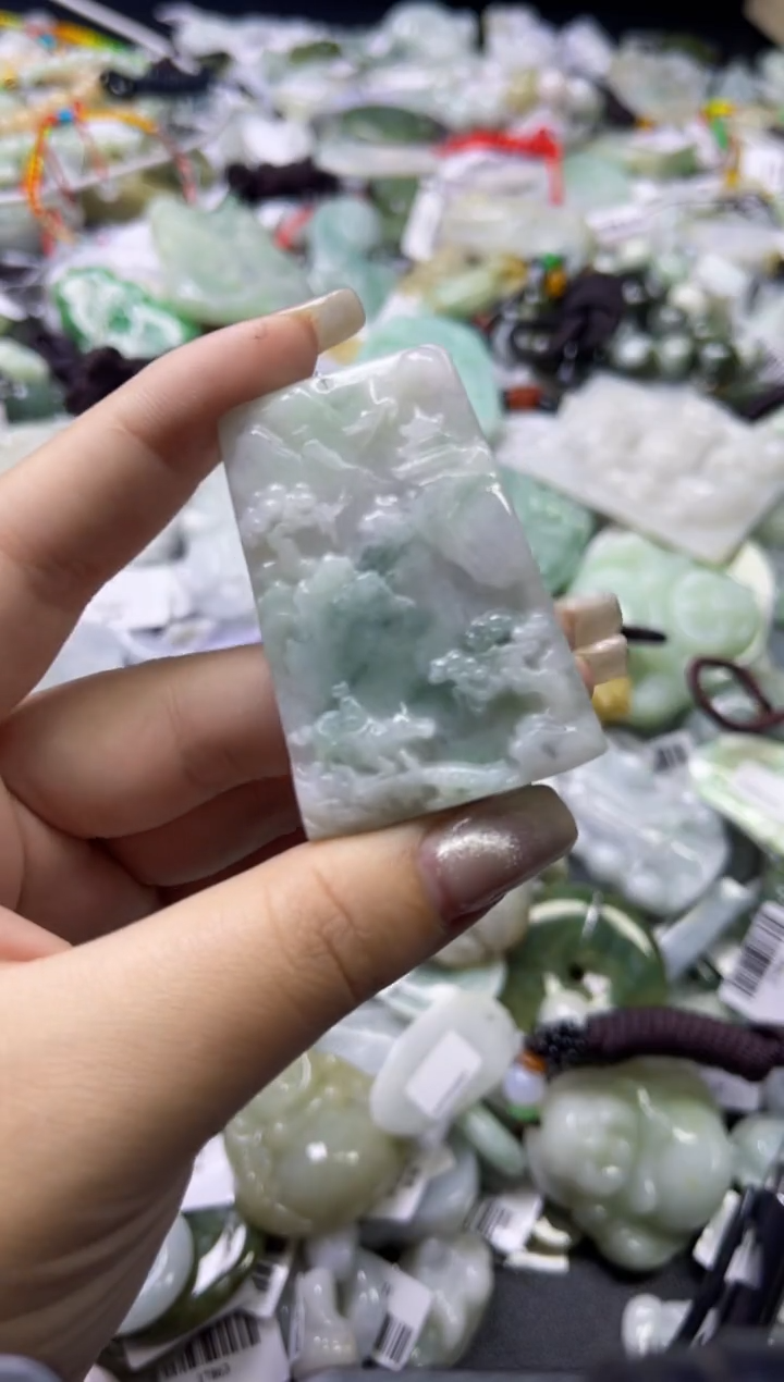 【闪购商品】翡翠颈饰未镶嵌00012425