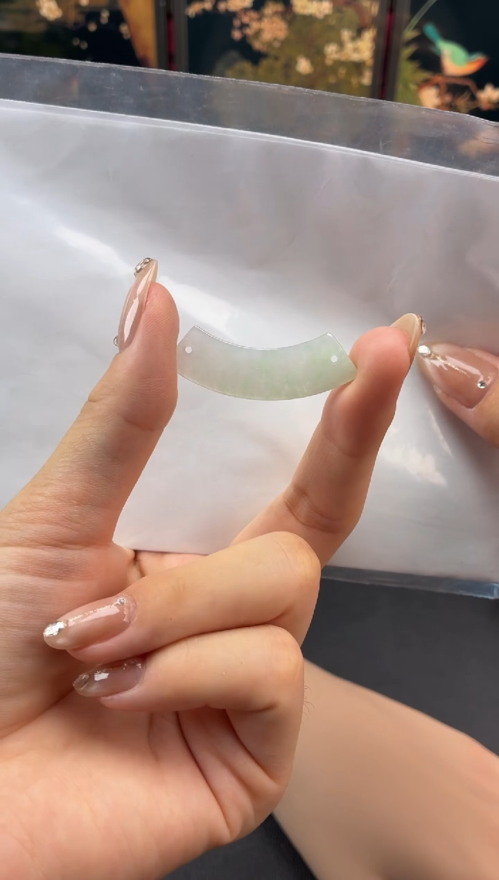 翡翠未镶嵌颈饰玉璜