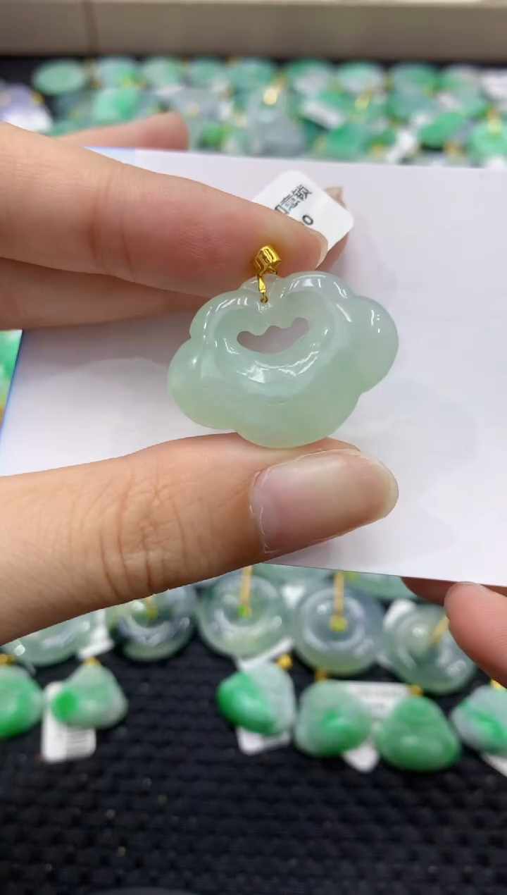 颈饰18K金镶嵌翡翠天然缅甸翡翠A货