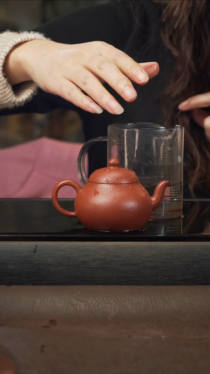 茶壶紫砂梨形，朱泥，120cc