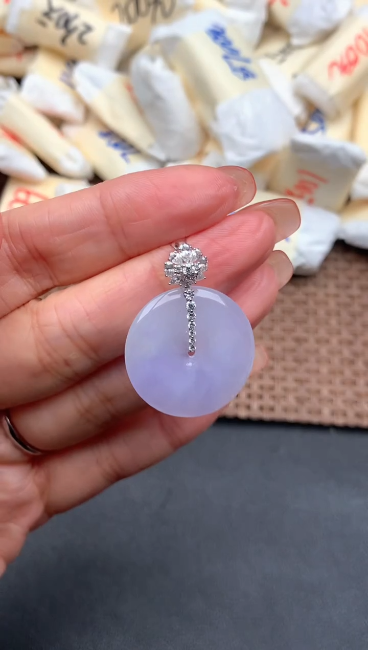 18K金镶嵌挂件翡翠1