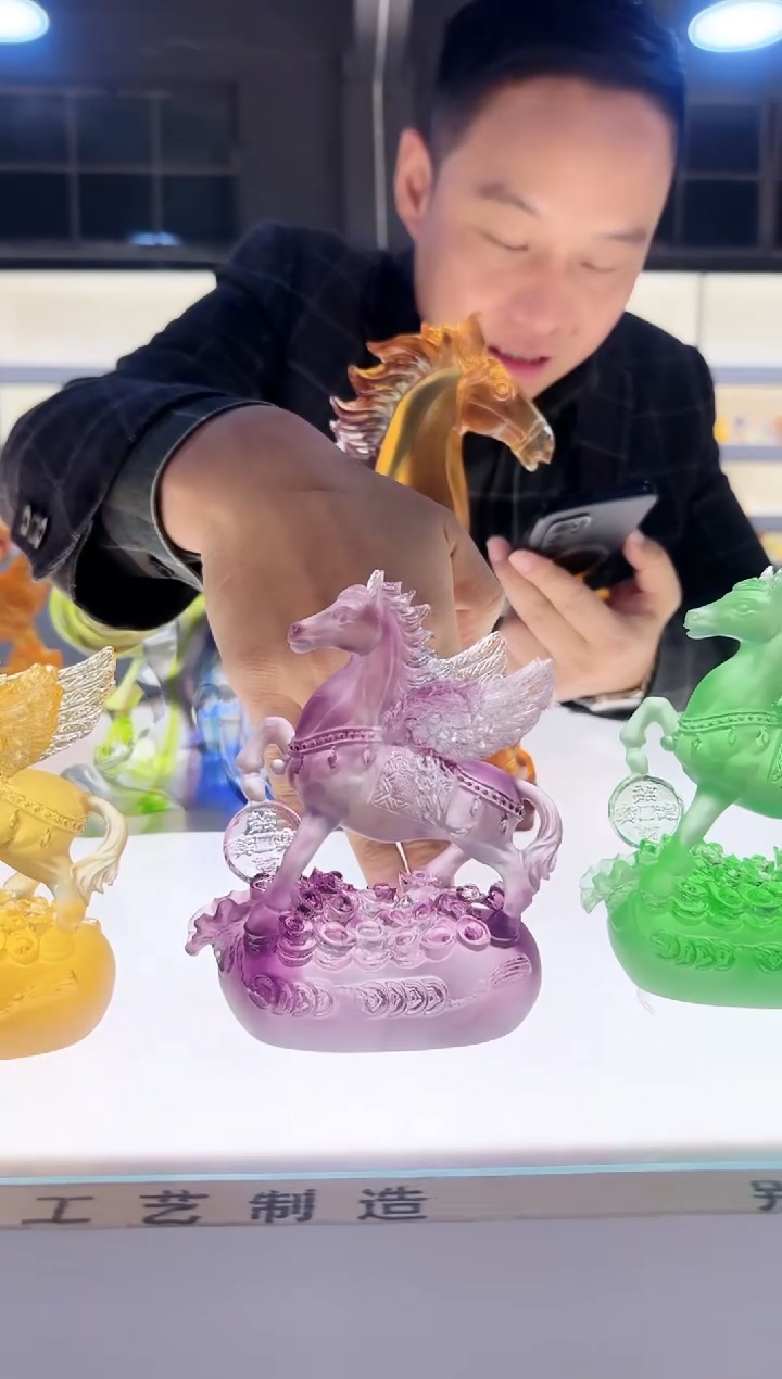 手工艺品琉璃飞马紫色