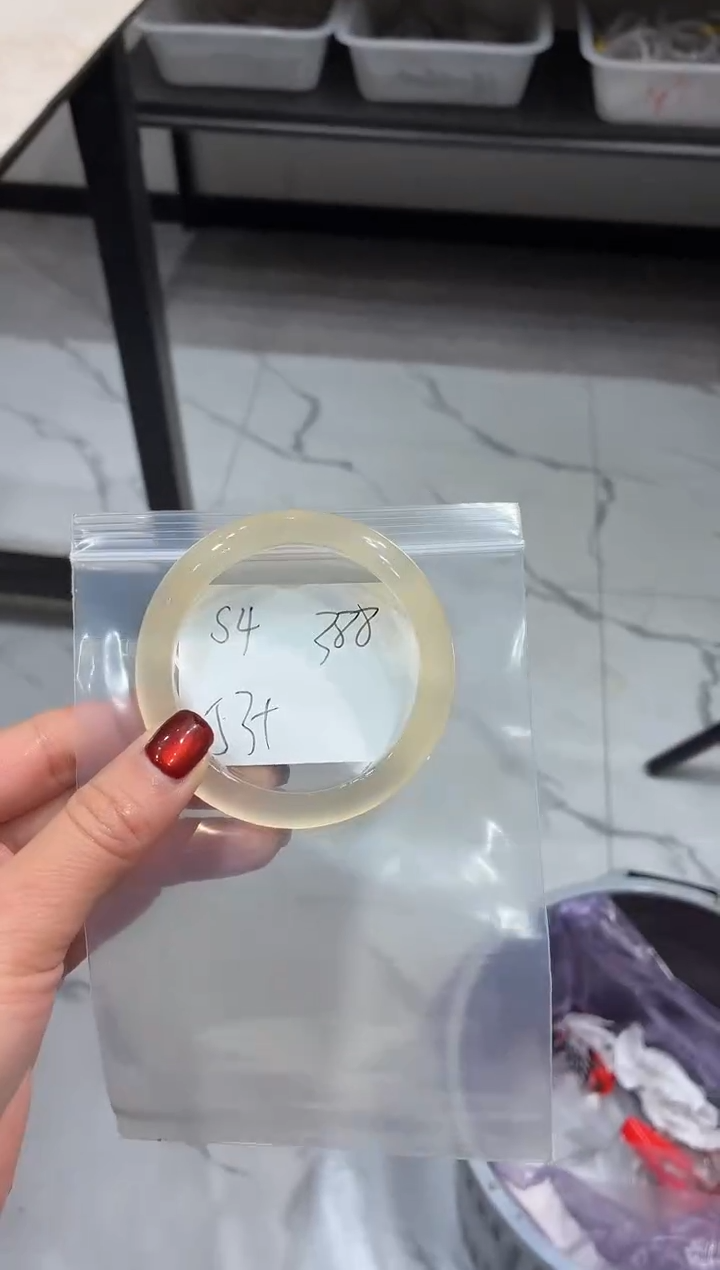 手镯玛瑙/玉髓未镶嵌s****yS4