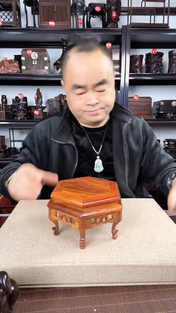 【闪购商品】木2811老李红木工艺品