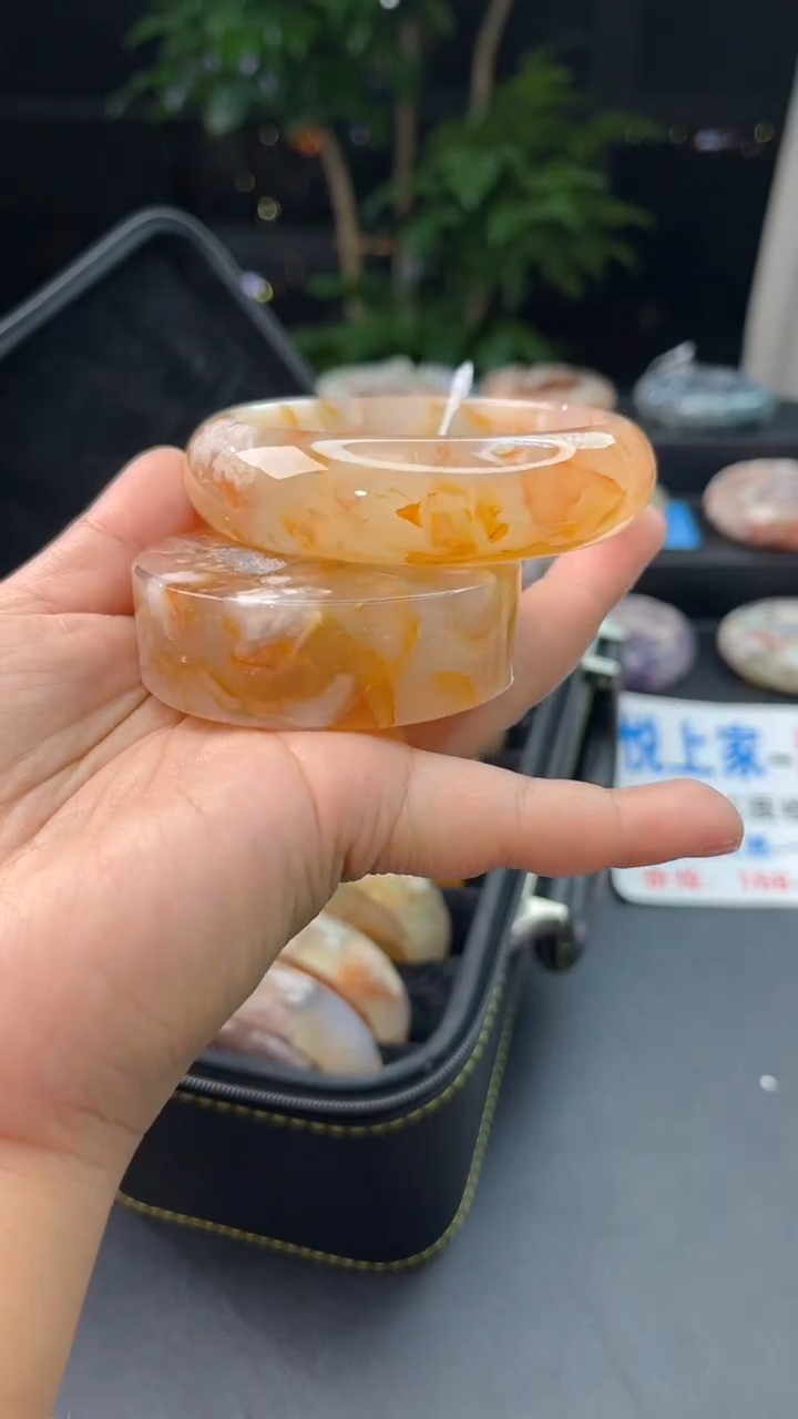 【闪购商品】石英质玉手镯未镶嵌赠送镯心（圈口61