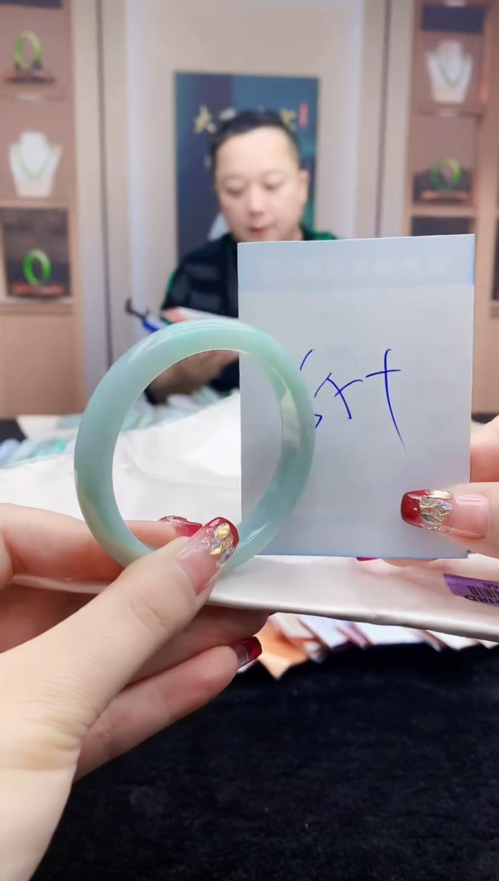 【闪购商品】翡翠手镯未镶嵌    H60-68