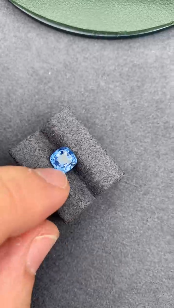 【闪购商品】蓝宝石裸石未镶嵌2.5ct无烧矢车菊