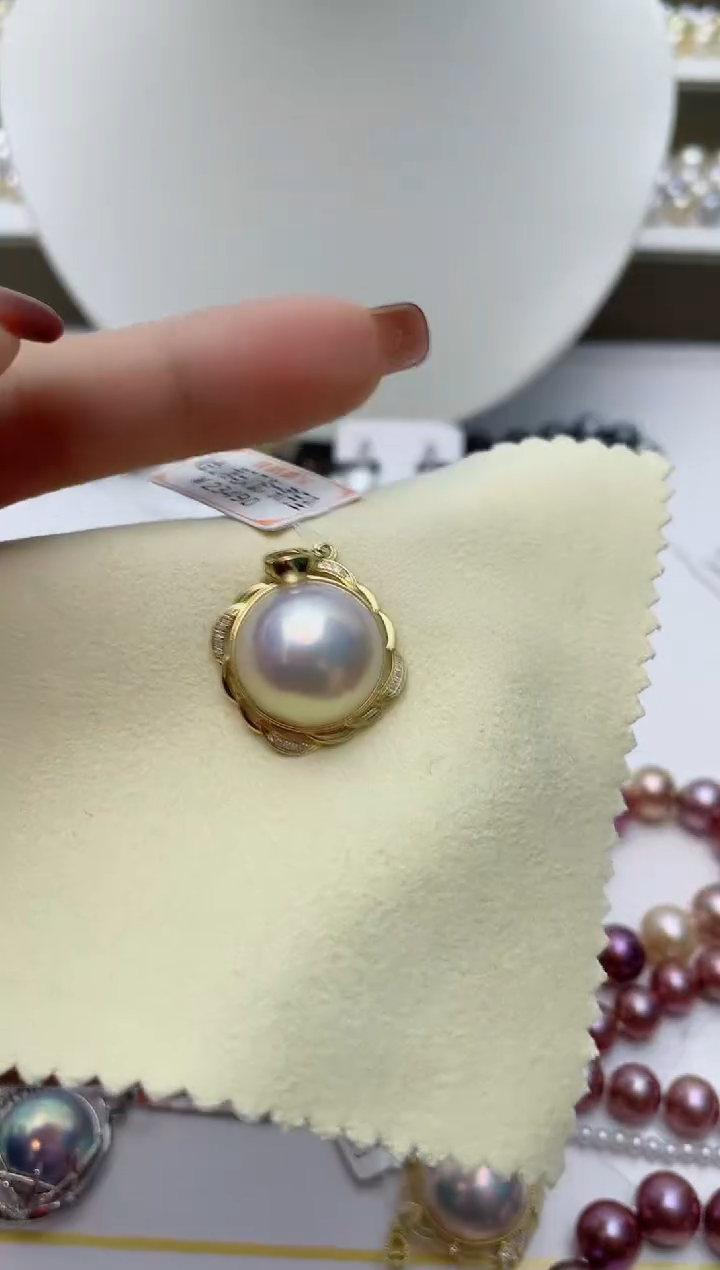 【闪购商品】拼合珍珠（马贝珠）颈饰18K金镶嵌W143
