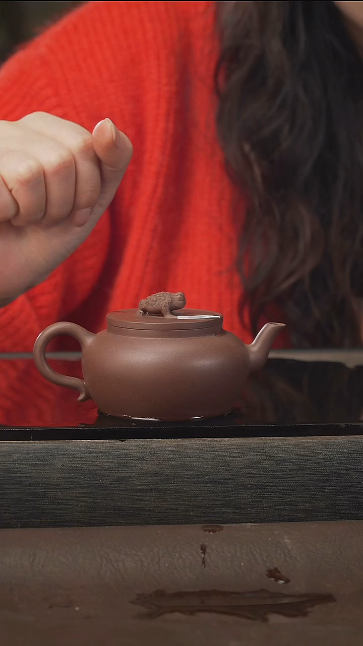 茶壶紫砂懒**酒三足金蟾，紫泥