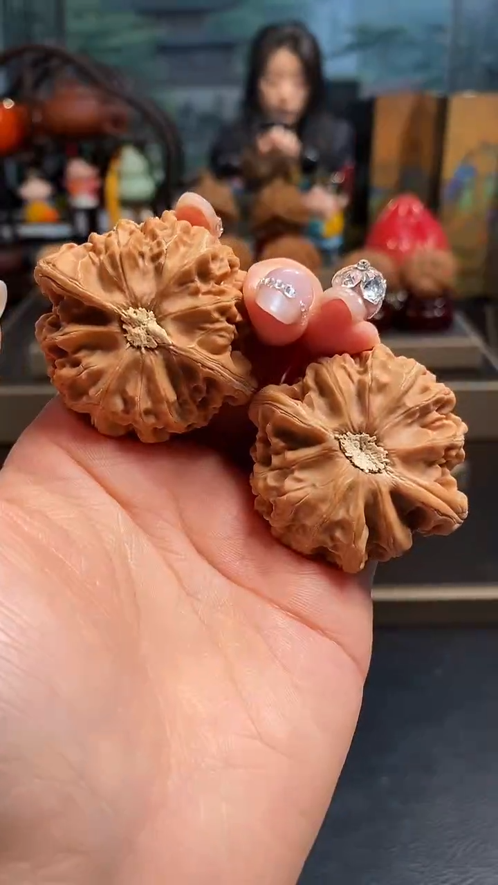 【闪购商品】文玩核桃吊坠A154宫灯45