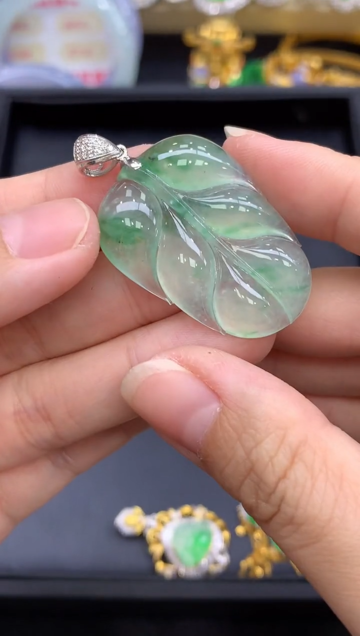 颈饰18K金镶嵌翡翠617中国好珍宝