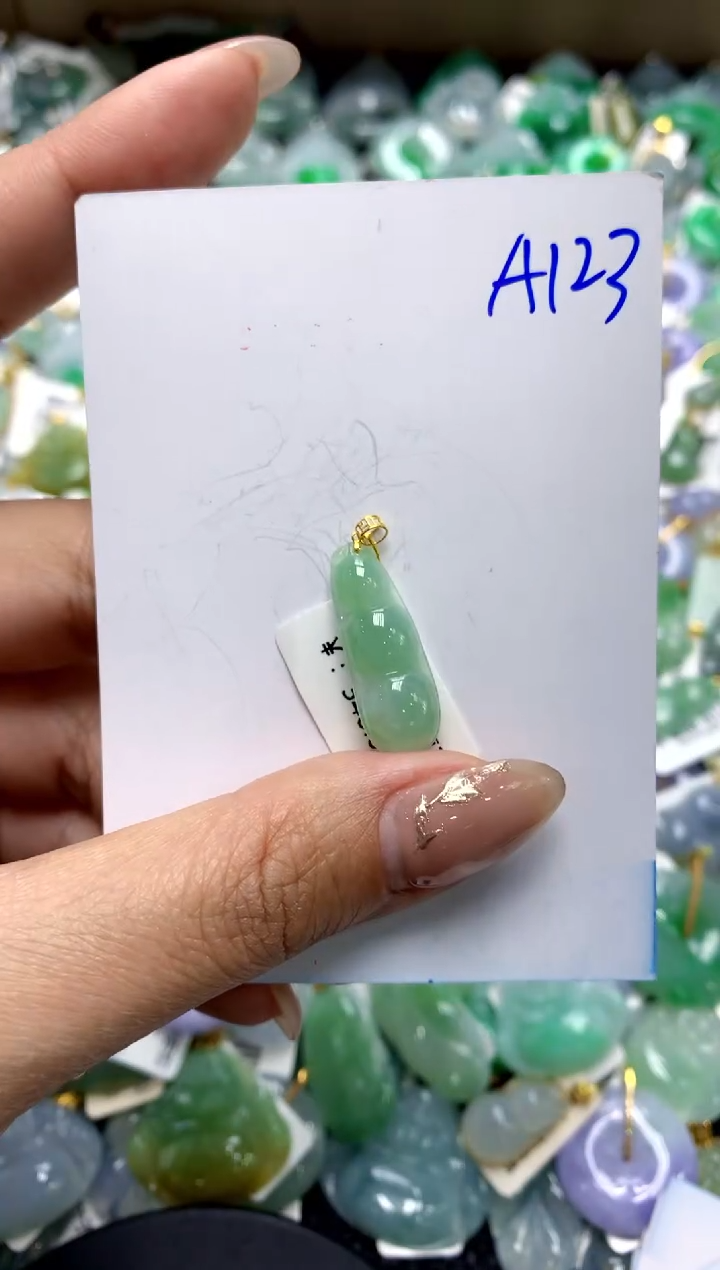 【闪购商品】翡翠颈饰18K金镶嵌11111111111111111