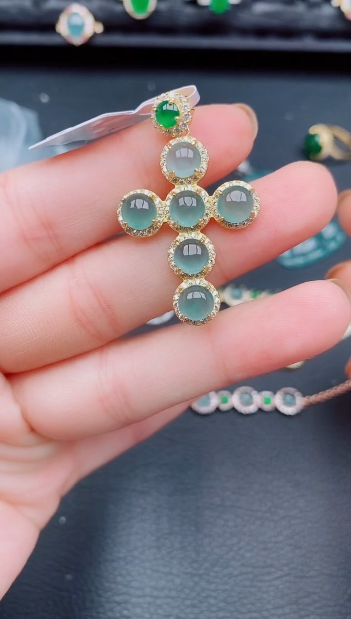 【闪购商品】翡翠颈饰银S925镶嵌天然a货翡翠684