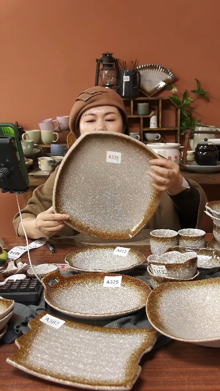 陶瓷A335 一只陶瓷粗陶方圆盘大号可能微瑕