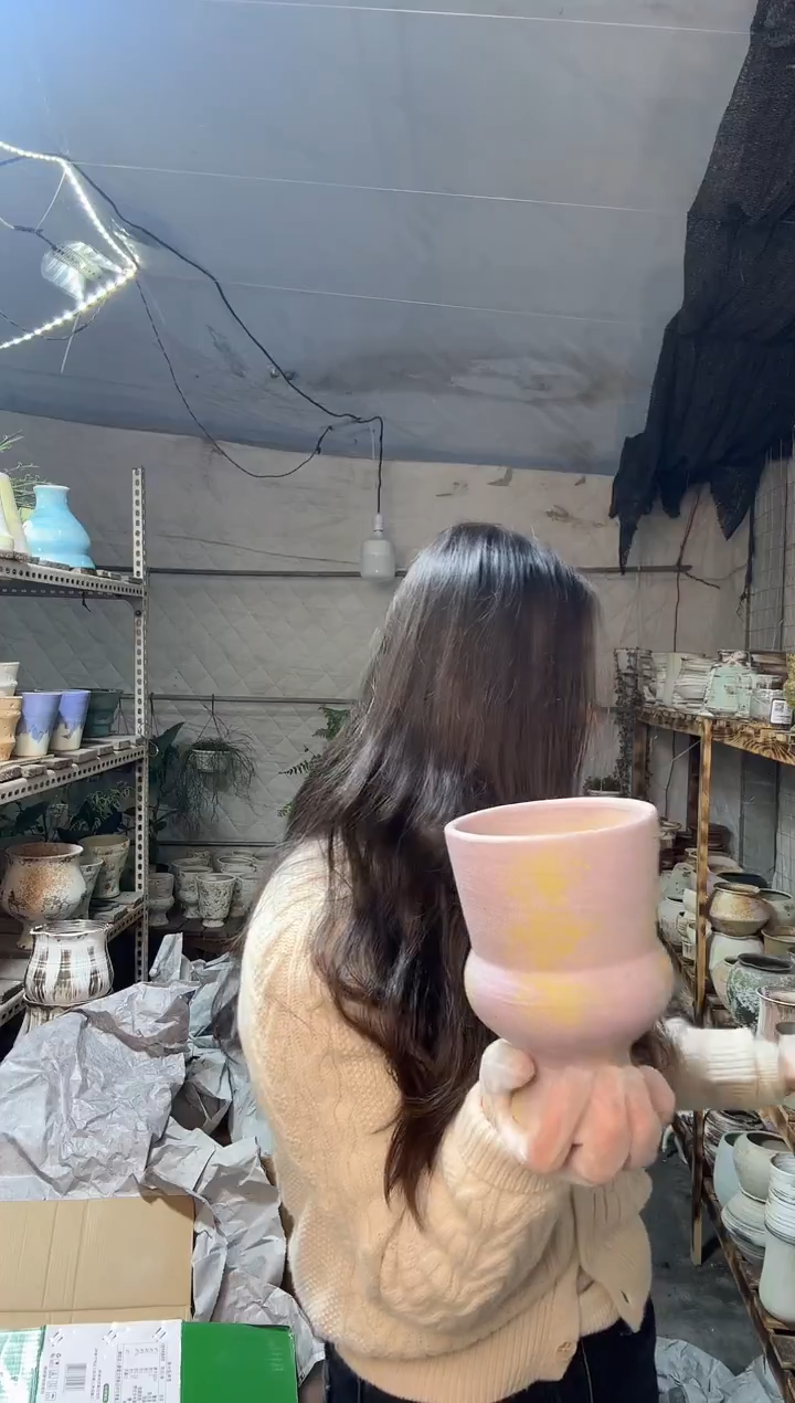 以实际为准编号215   景德镇手工手绘花盆口 12  高17