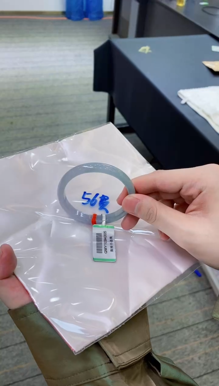 【闪购商品】翡翠手镯未镶嵌             