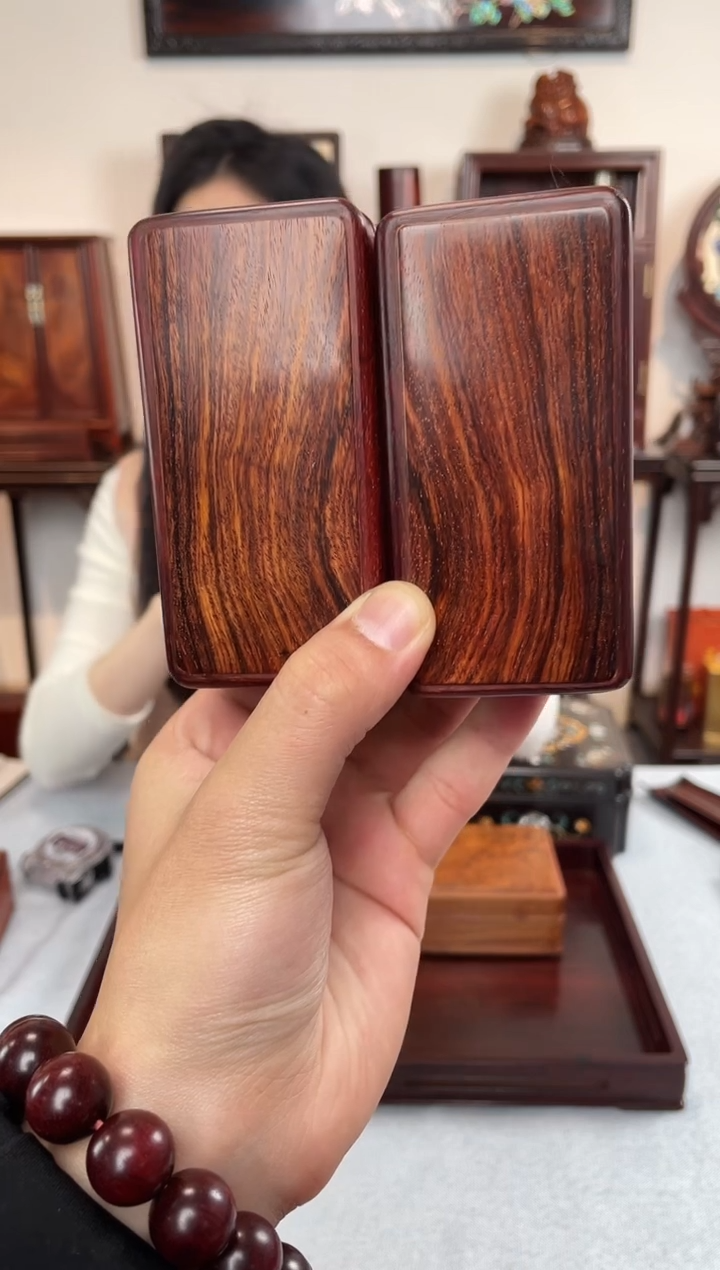 【闪购商品】紫檀木类成套家具镶嵌黄花梨面包盒/个
