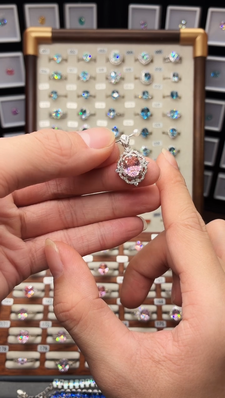 吊坠(赠链)彩色蓝宝石银S925镶嵌11