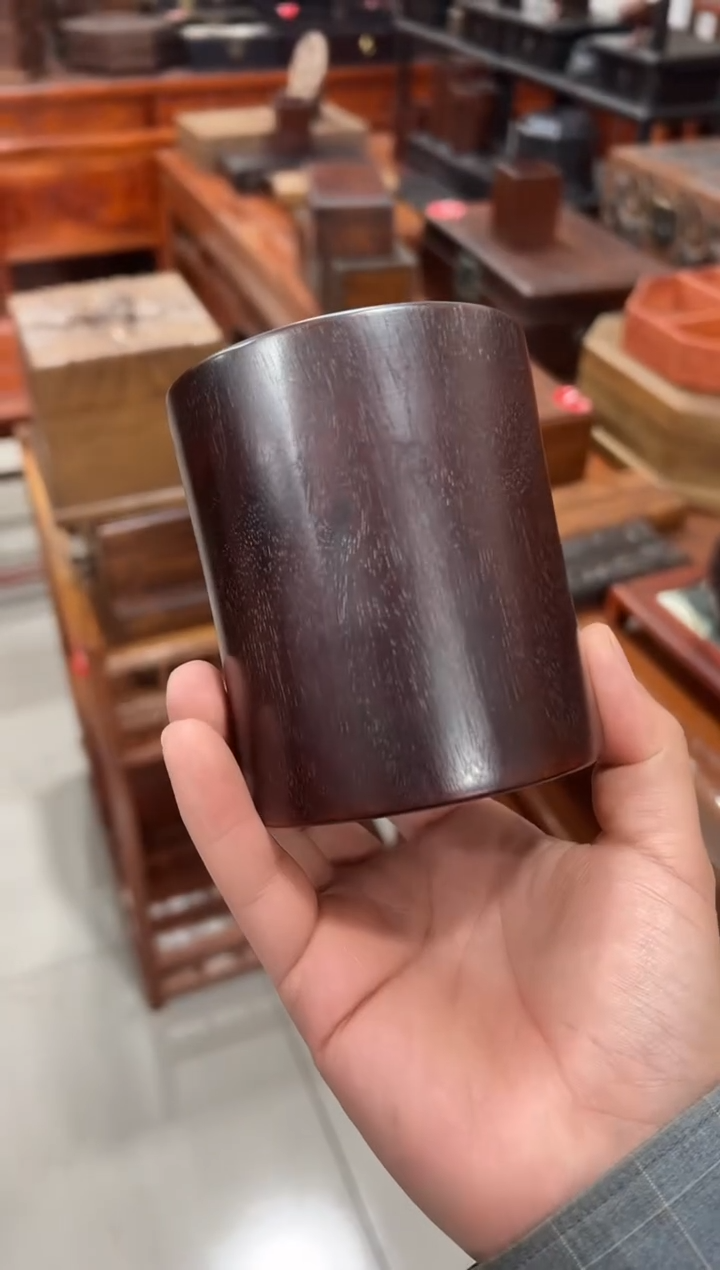 紫檀木小号福利笔筒