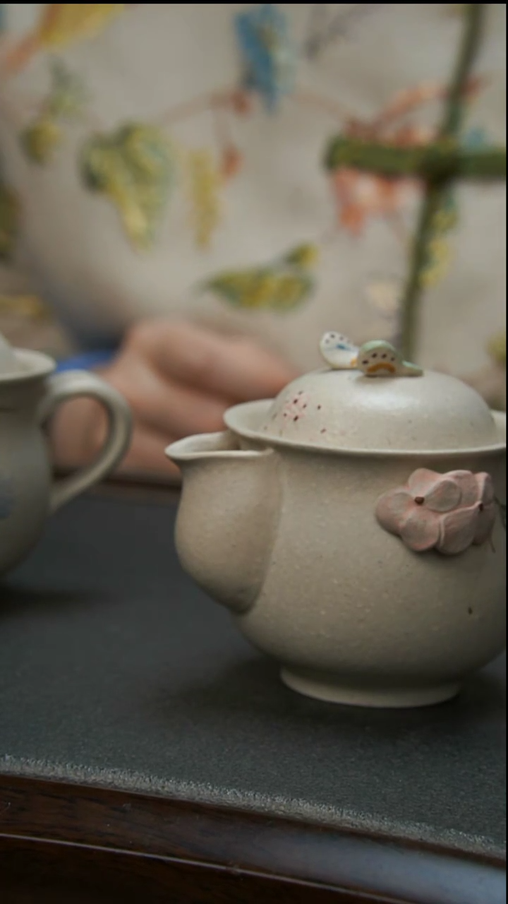 【闪购商品】紫砂茶壶蝴蝶手抓壶